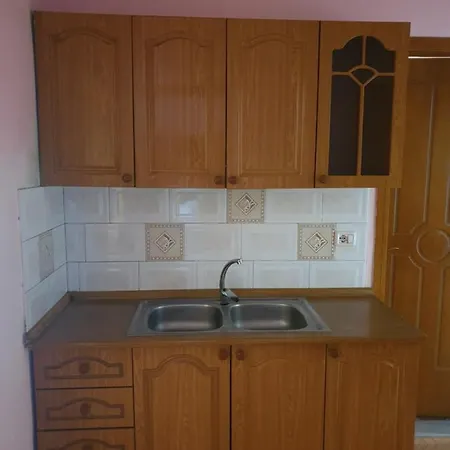 Vila Al-jon Hotel *